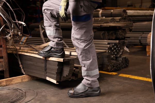 Base hegesztő bakancs